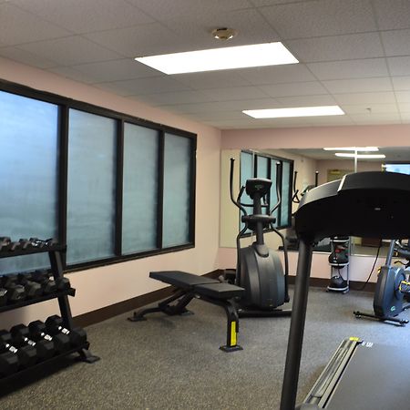 Holiday Inn Express Madison Ngoại thất bức ảnh