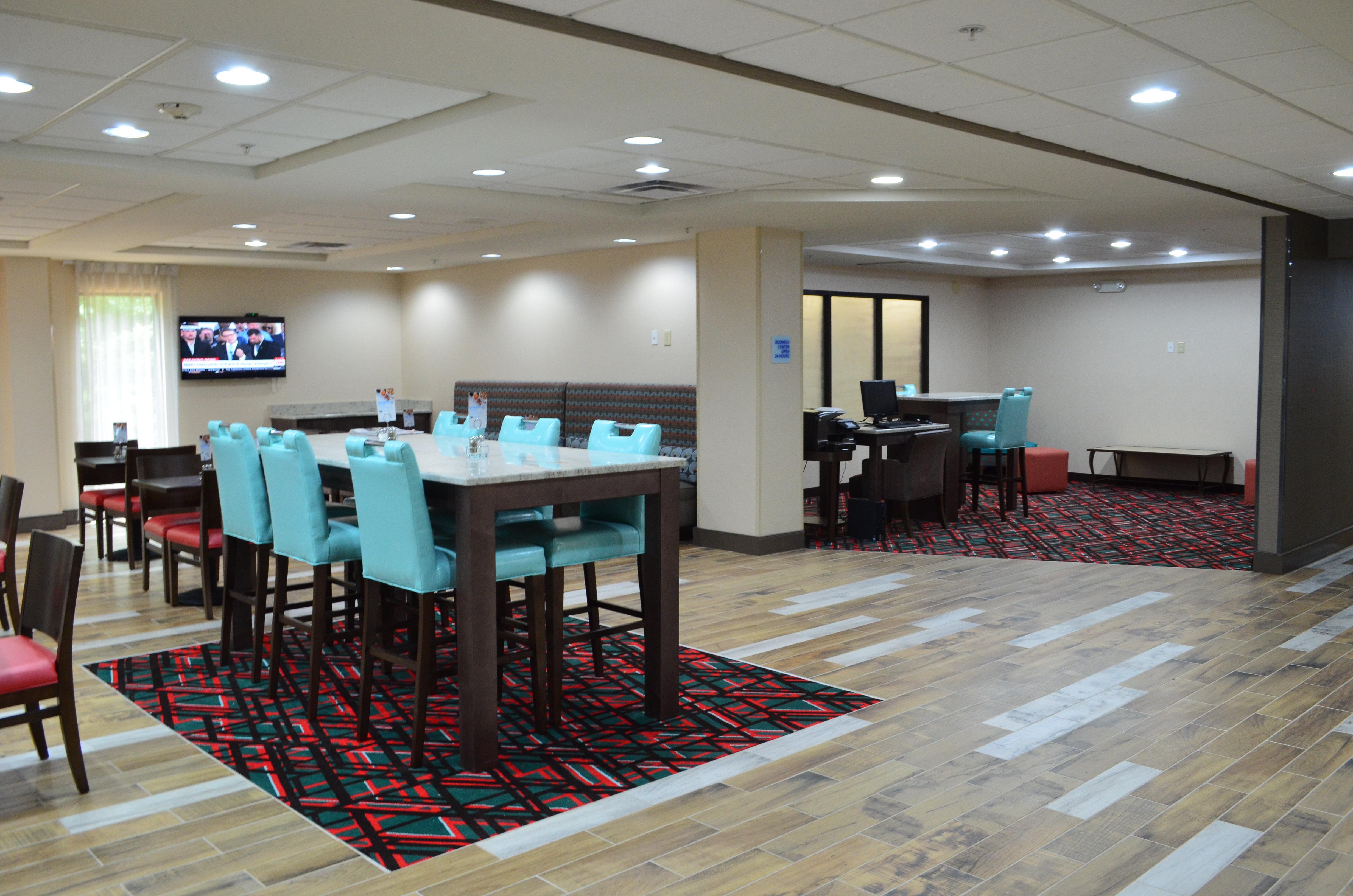Holiday Inn Express Madison Ngoại thất bức ảnh