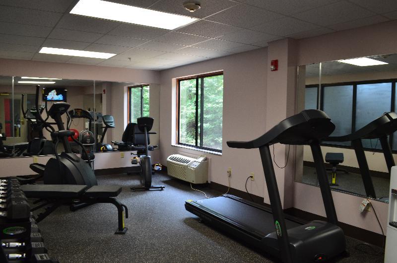 Holiday Inn Express Madison Ngoại thất bức ảnh