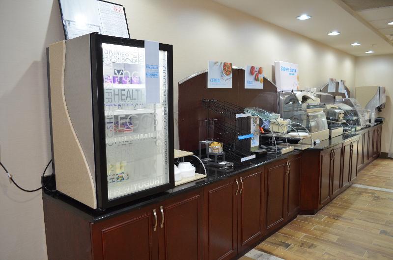 Holiday Inn Express Madison Ngoại thất bức ảnh